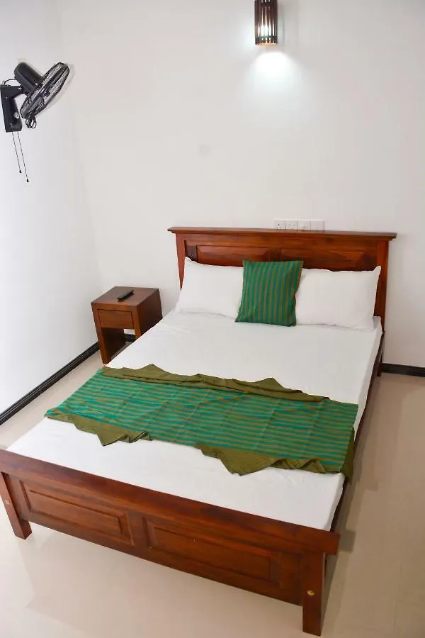 Hotel Brisa Marina Negombo