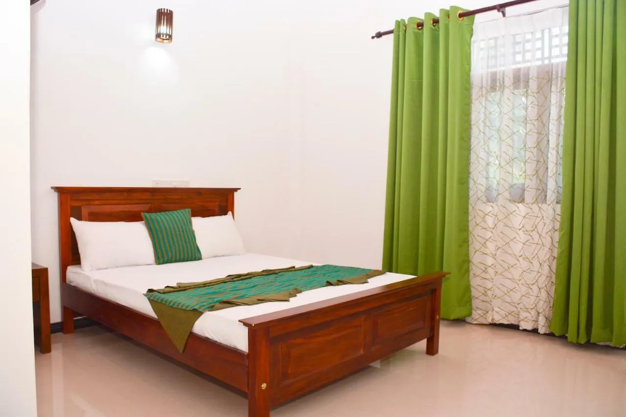Hotel Brisa Marina Negombo