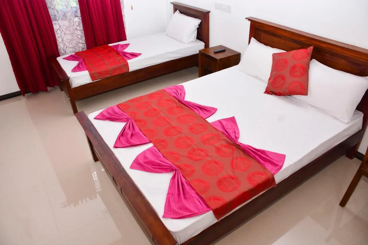 Hotel Brisa Marina Negombo