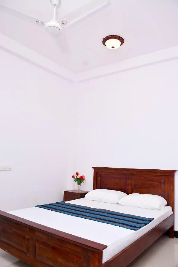 Hotel Brisa Marina Negombo